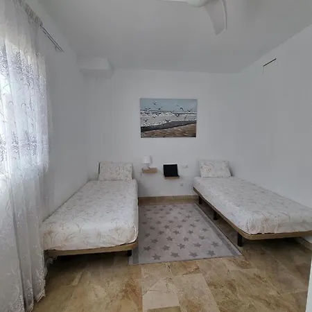 Casa de Férias Lora Modern & New Townhouse 2 Bedroom *