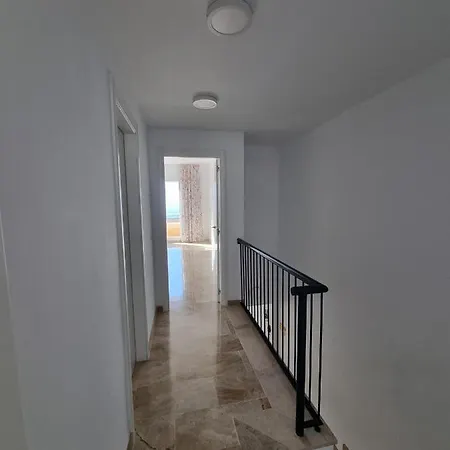 Casa de Férias Lora Modern & New Townhouse 2 Bedroom *