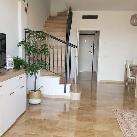 Сasa de vacaciones Lora Modern & New Townhouse 2 Bedroom