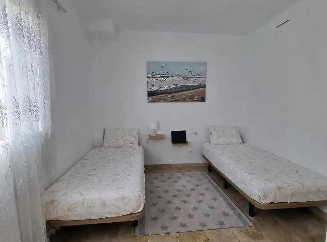 Casa de Férias Lora Modern & New Townhouse 2 Bedroom *